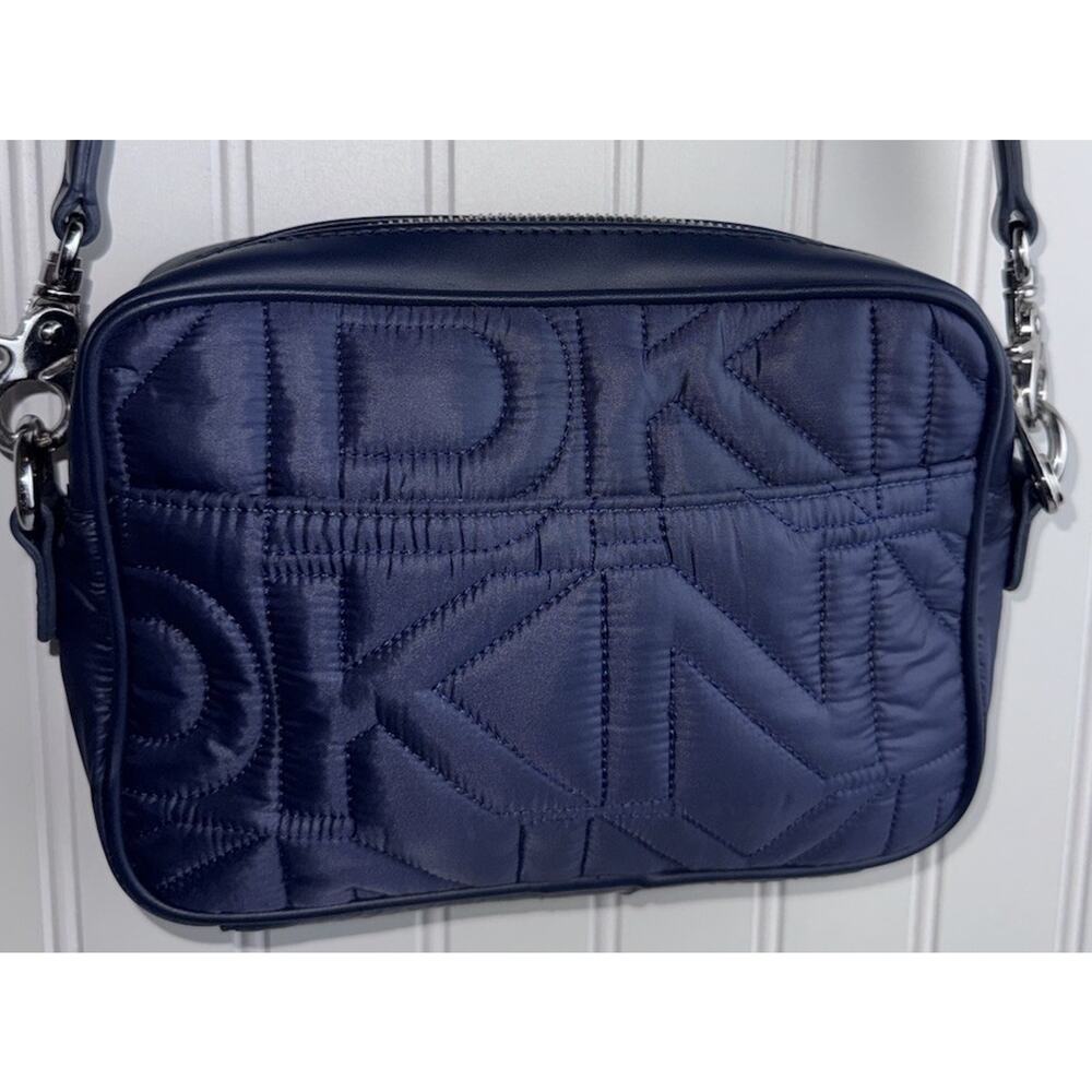 DKNY Crossbody Purse Camera Bag Navy Blue Quilted Puffer Silver Zip Travel - Picture 4 of 8
